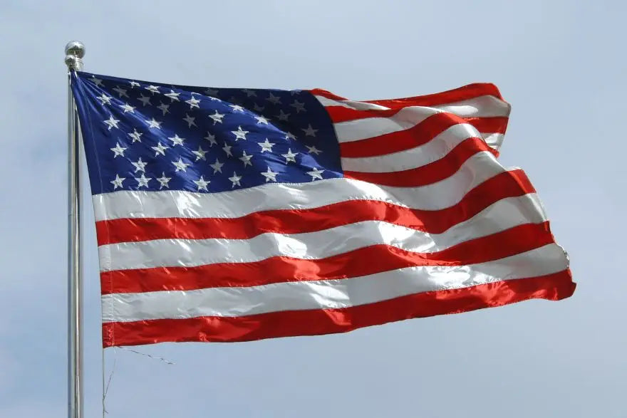 Sectional vs. Telescoping Flagpole: Which Is Right for You?