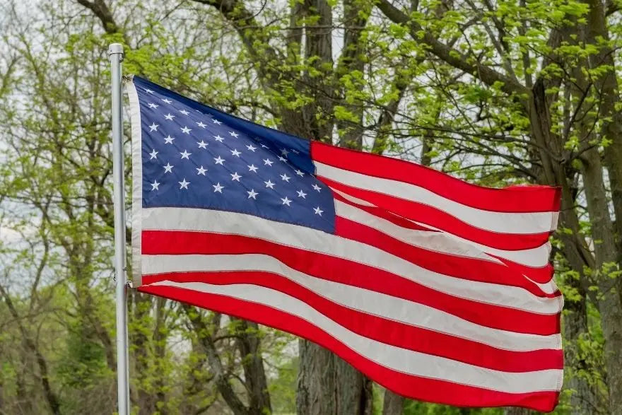How to Properly Maintain a Flagpole 